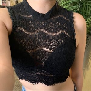 FOREVER 21 | Crop Lace Black Top Medium